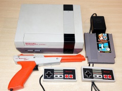 Nintendo NES Console + Zapper