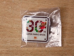 Super Mario Bros 30th Pin Badge *MINT